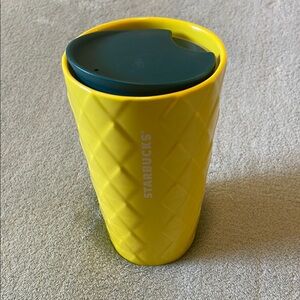 Starbucks Hawaii Pineapple Inspired Yellow Tumbler with Dark Green Lid 12 Oz